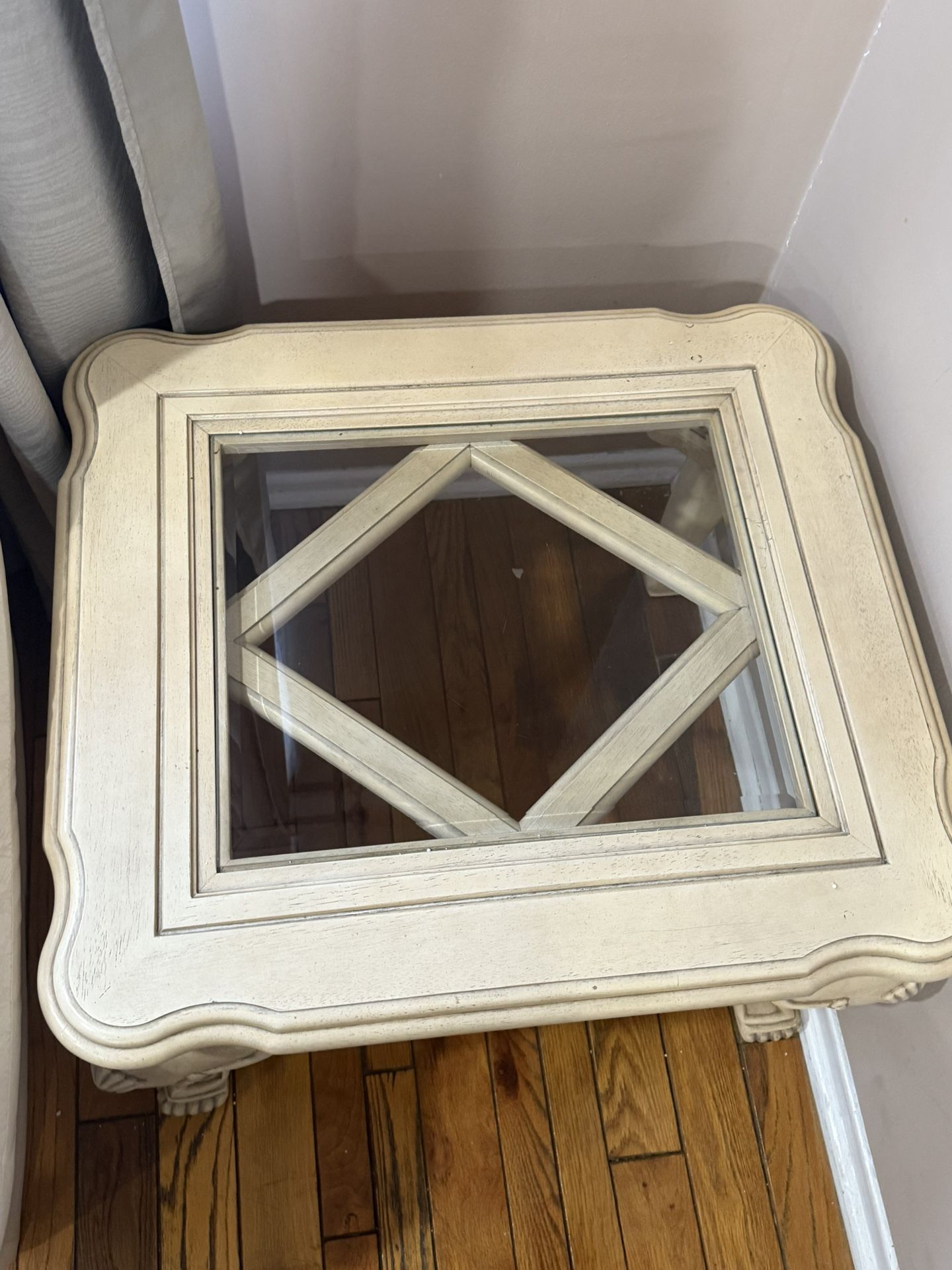 Vintage Antique Style Wood Carved Side Table (2)