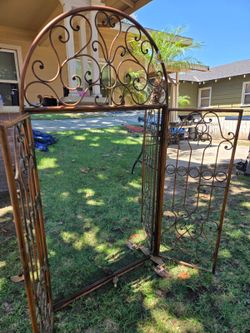 Decorative mirror or yard art