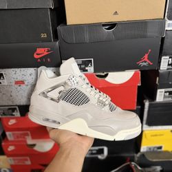 Jordan Frozen Moments 4s size 11.5W 10M VNDS 