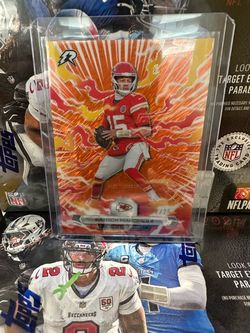 Patrick Mahomes Resurgence Orange shimmer /25