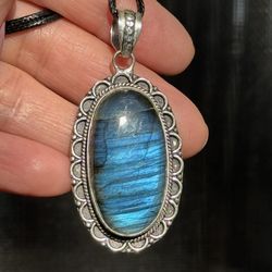 Labradorite Pendant 💙  Stamped 925   On 16-18”inch black necklace