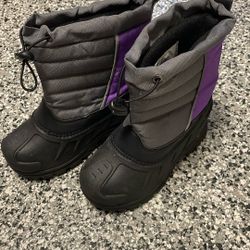 Kids Snow Boots  Size 13 Girls Boys