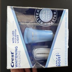 Crest Whitening Emulsions with LED Accelerator Light – New in Box