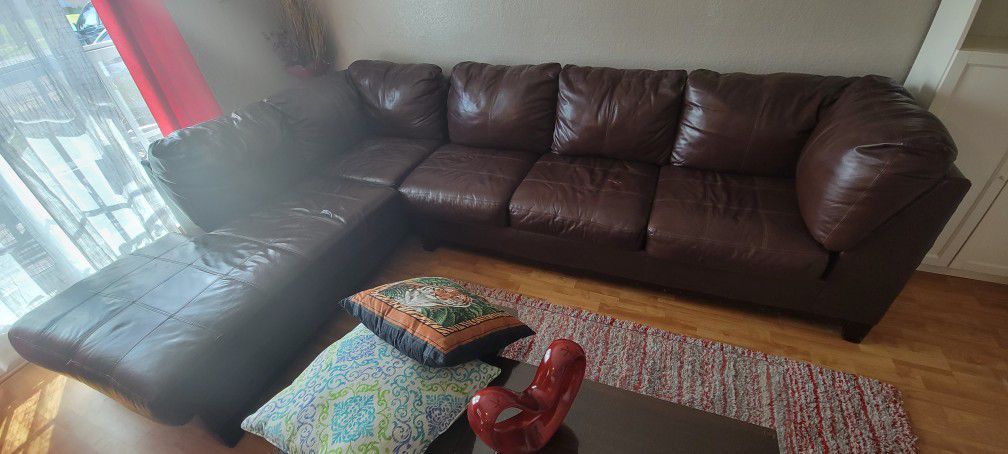 Leather Sectional Very Good Condition
