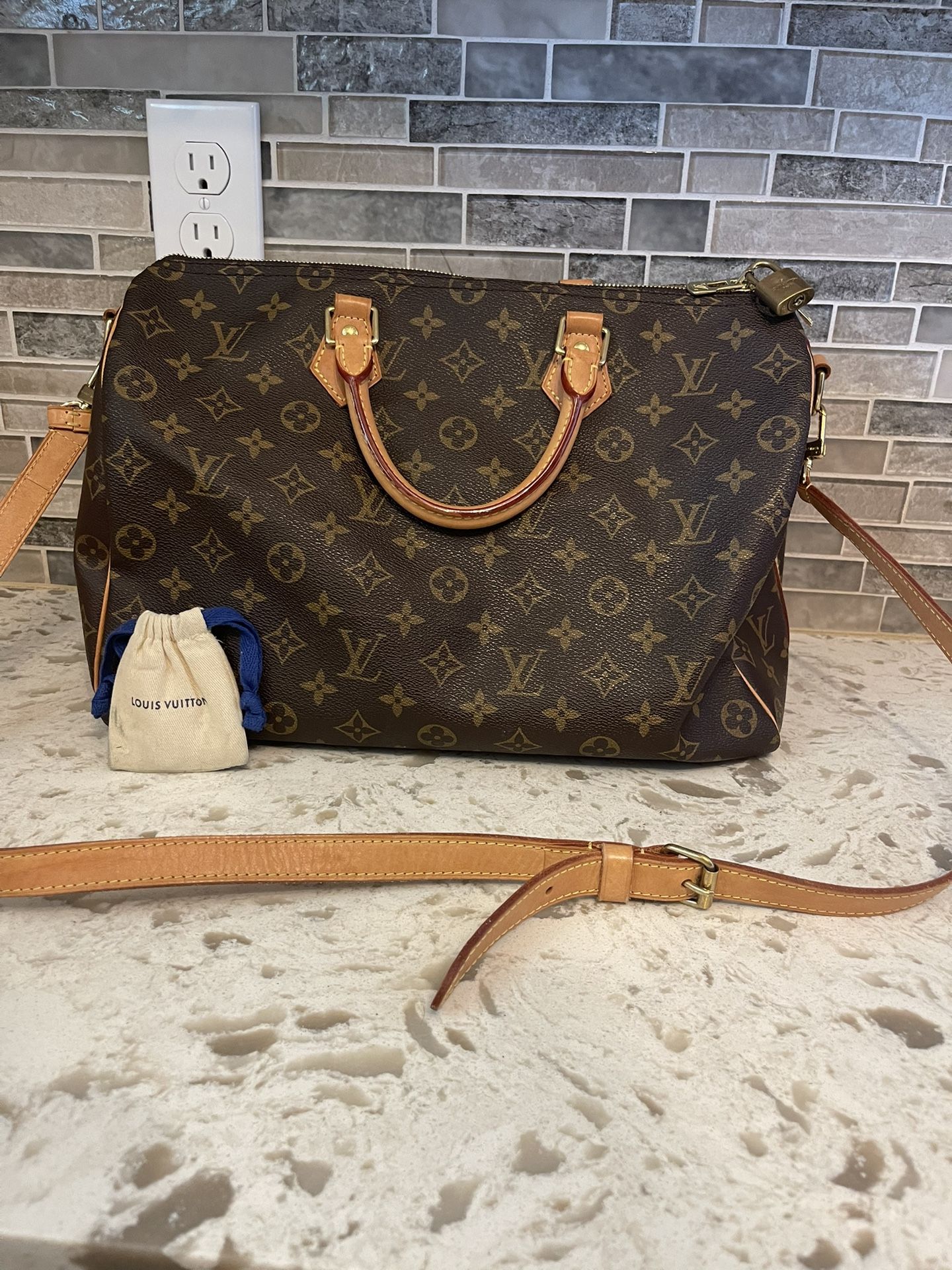 Louis Vuitton Speedy 35 Monogram With Strap