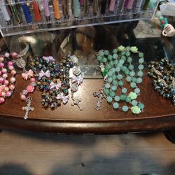 Hademade Bows And Pens