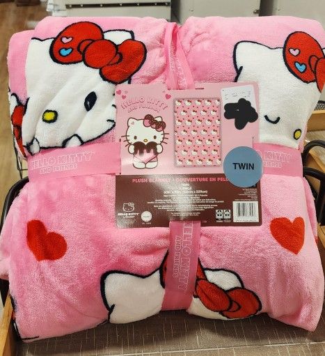 Hello Kitty Valentines Blanket