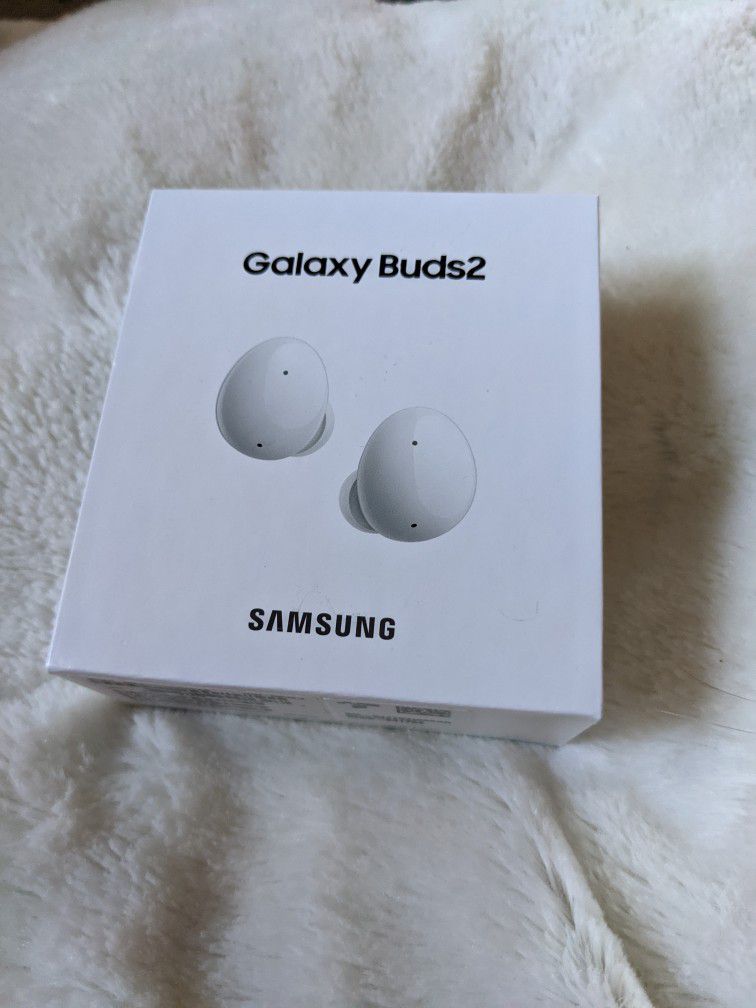 New In Box White Galaxy Buds2