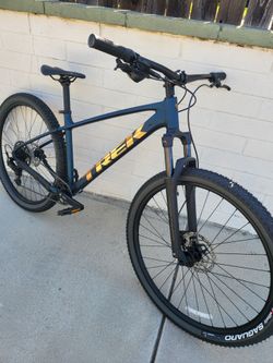 Trek 29er size large Wheels 29er new ridden one time
