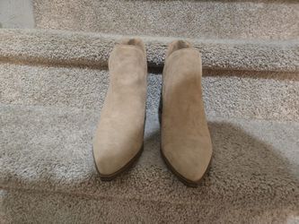 Ladies Shoes Size 9.5 Brand New