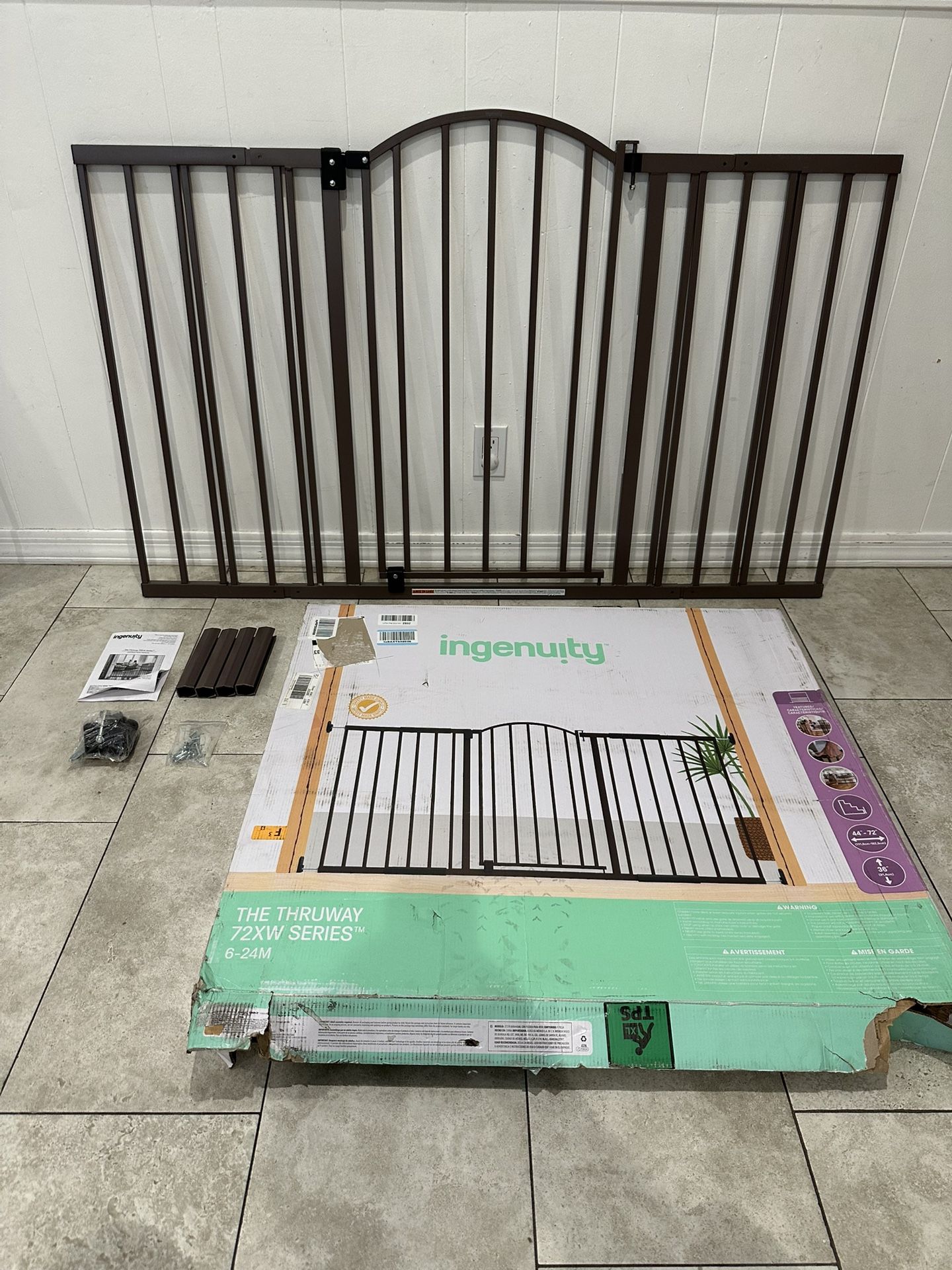 Extra Wide Pet Gate / Baby Gate - Fits Openings 44” - 72”