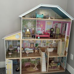 Doll House 