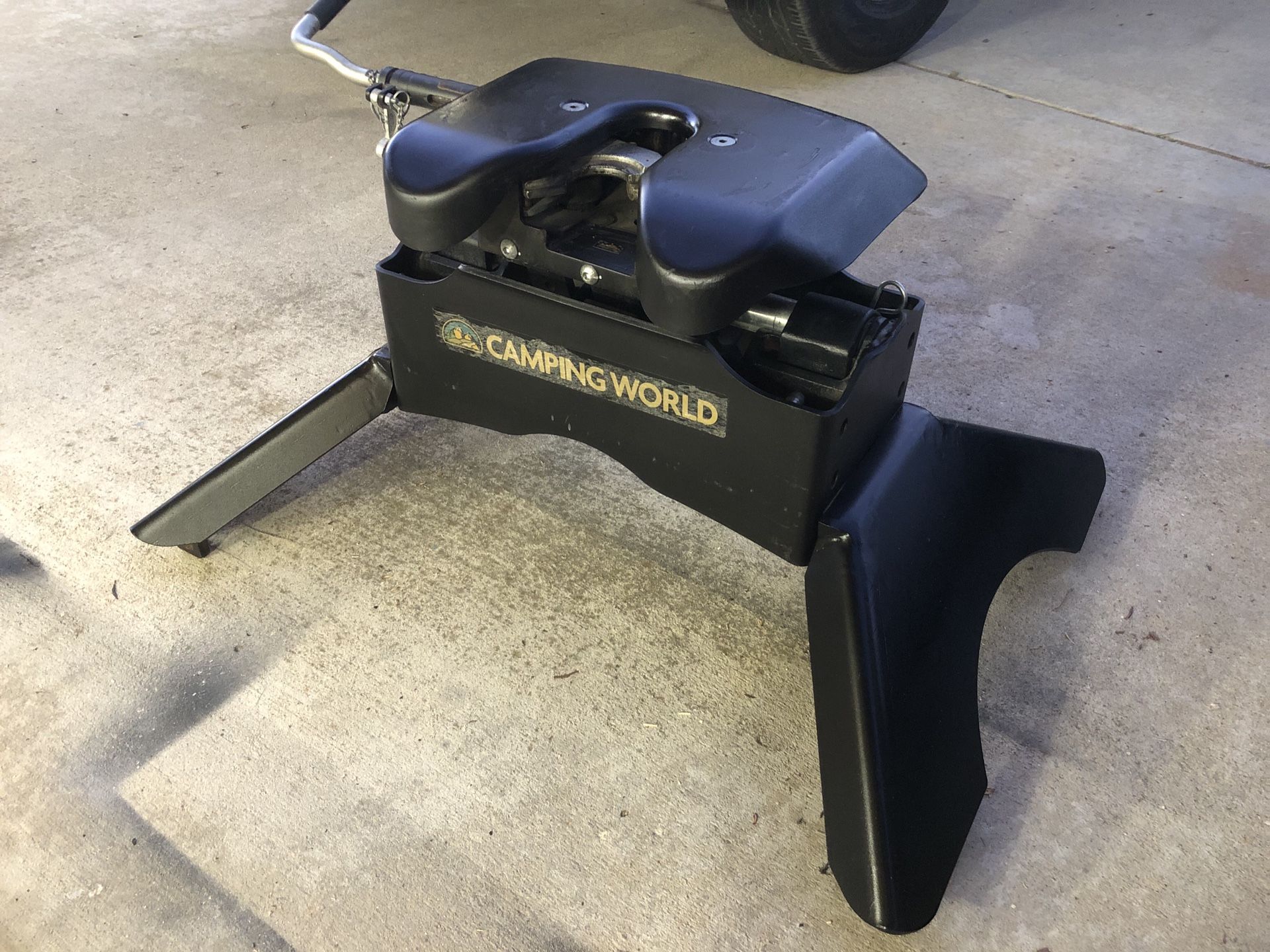 RV FIFTH WHEEL HITCH