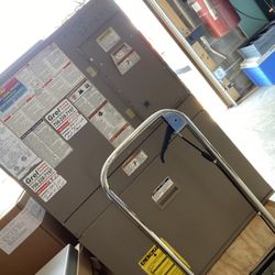 Magic Pack, Wall Through Unit, Ac +heat. Runs On Gas