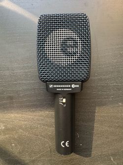 Sennheiser e 906 Supercardioid Dynamic Instrument Microphone