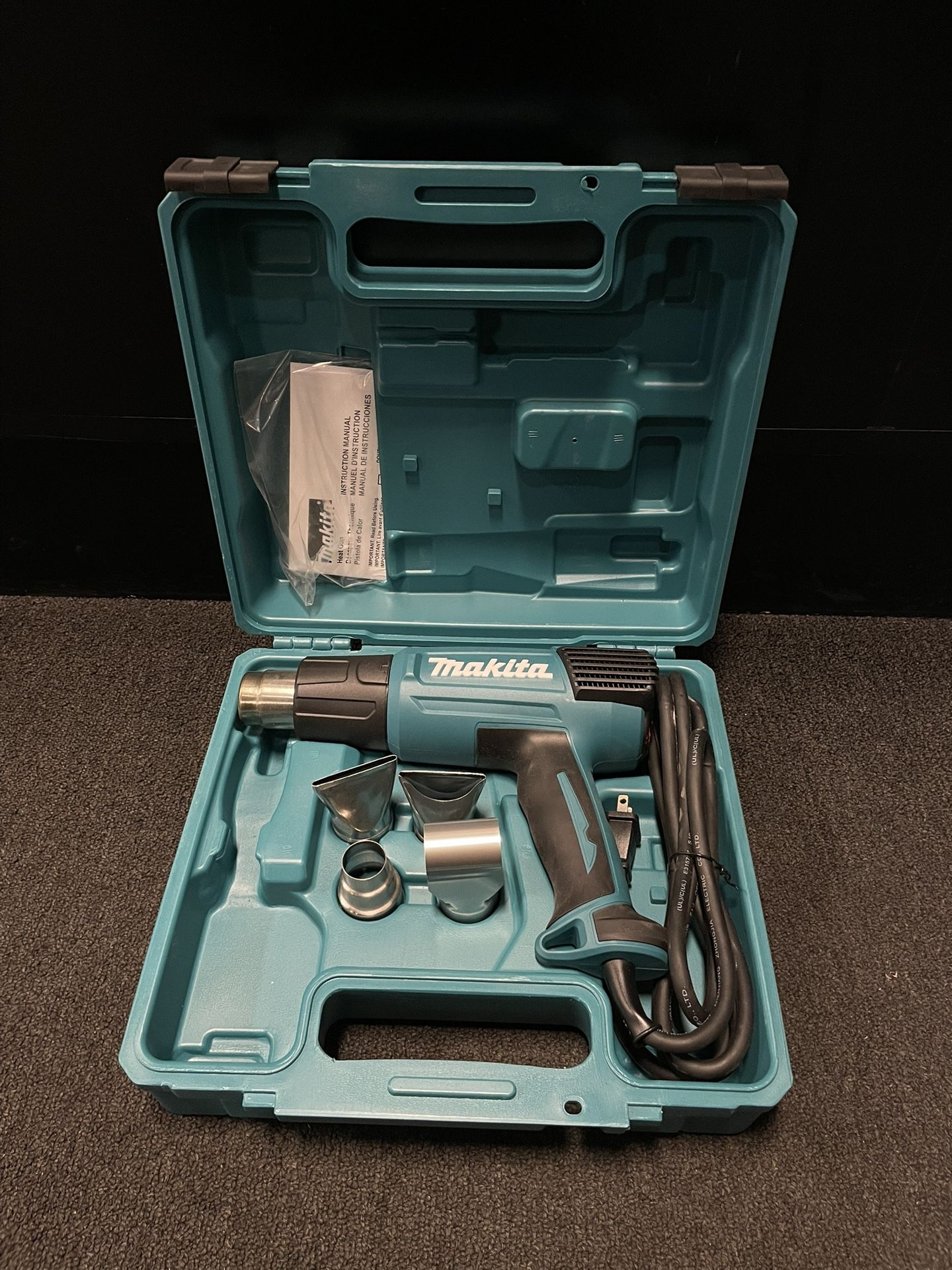 Makita HG6530V 13-Amp Variable Speed Heat Gun W/ Attachments & Case