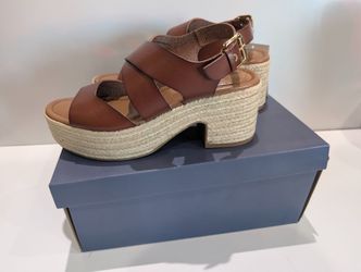 Time And Tru Memory Foam Cognac Platform Block Heel Sandals Size 8