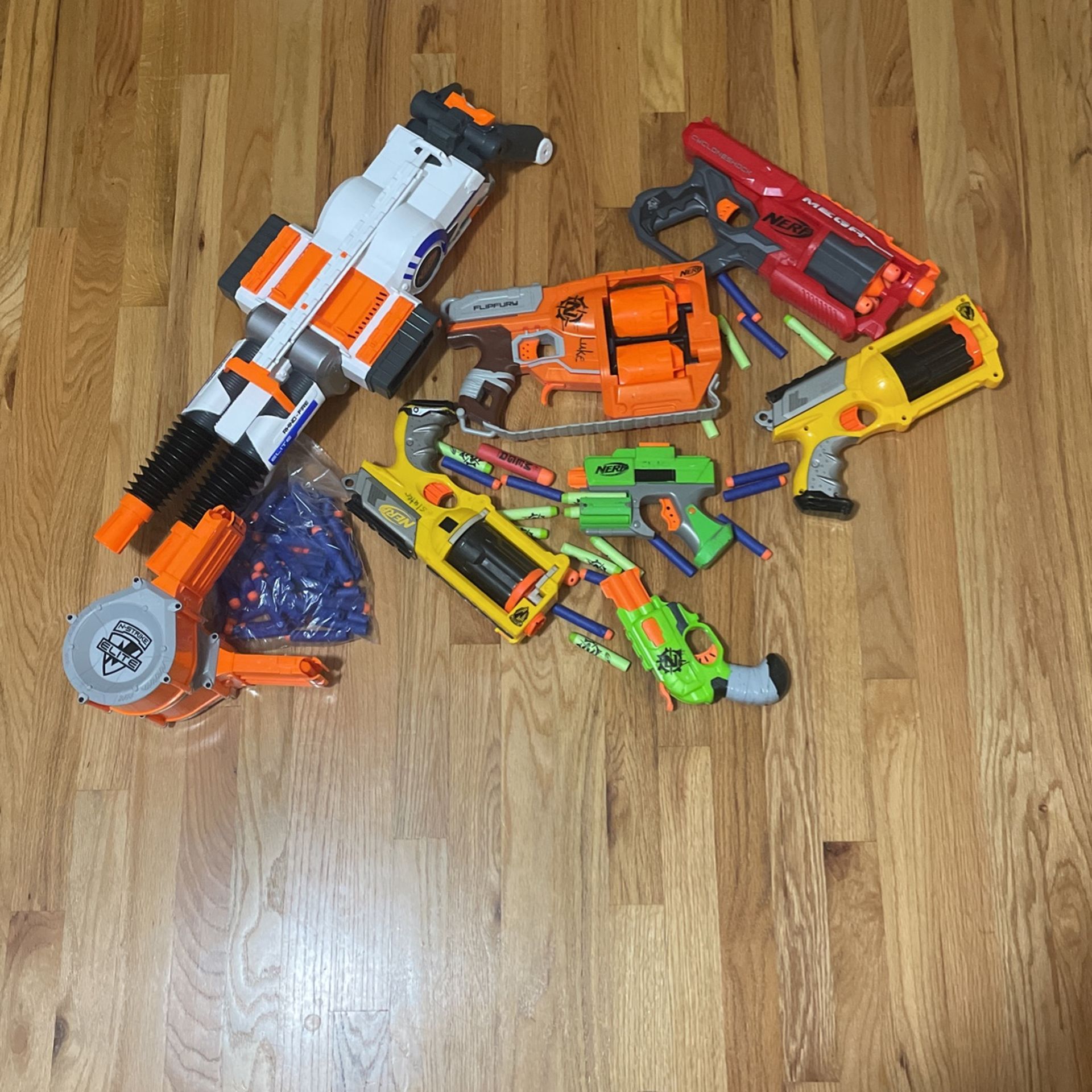 Lot Of 7 Nerf Guns With Mega, Zombi And Elite Darts 