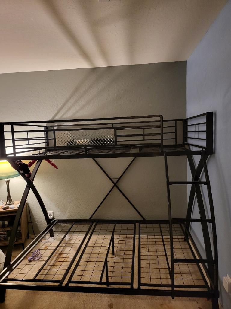 Twin/Full Bunk Bed ( Frame Only)
