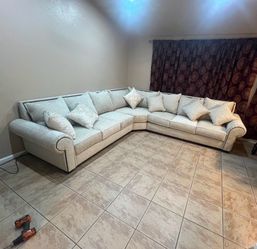 Large L-Shaped Sectional Sofa with Pillows-NO Credit Needed-SaMe DaY Delivery 🚚