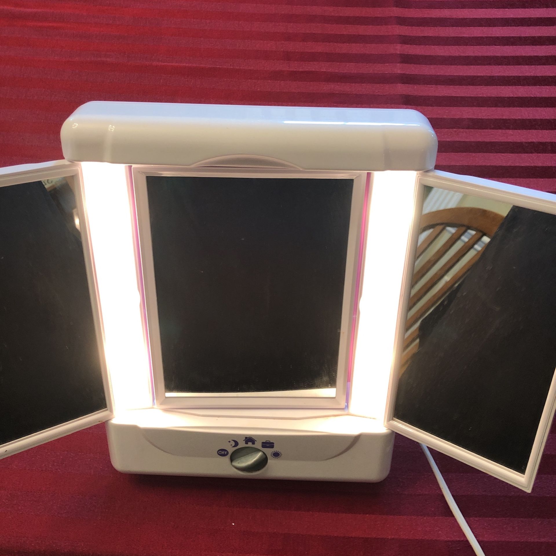 Makeup mirror With Stand