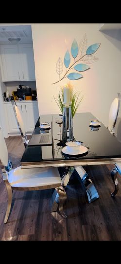 Dinning Table