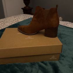 Ladies Boots