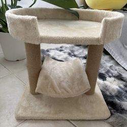 Small cat bed/scratching post unused