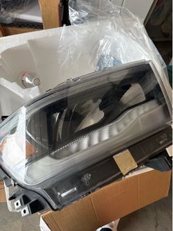 2020 ram 1500 headlight