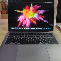 MacBook Pro 2017 13" Inter Core i5@ 2.3 GHz, 8 GB RAM, 128 GB  SSD , Mac OS Mojave 