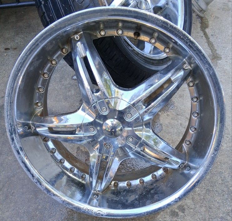 22 inch Dvinci chrome rims 6 Lugz 