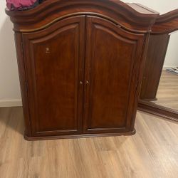 De Madera Gratis  . Espejo Y Mueble 