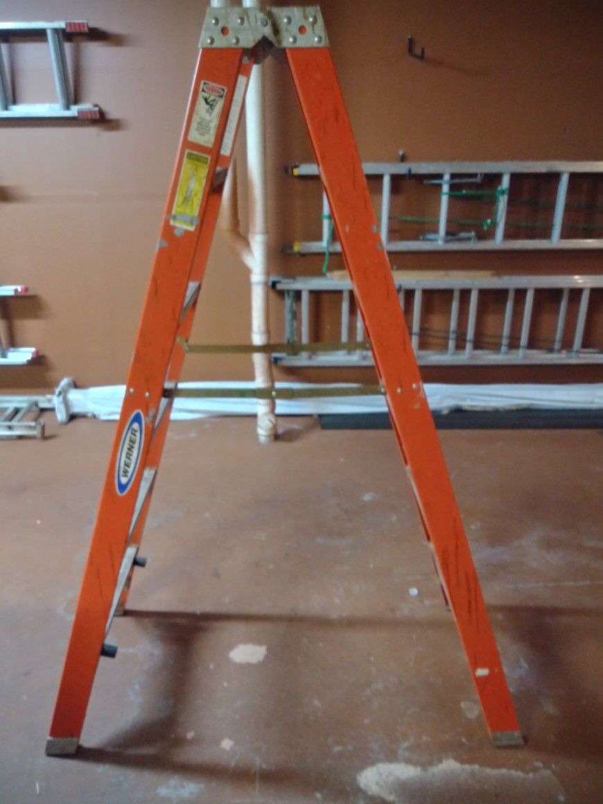 Werner 6ft Extra heavy duty fiberglass ladder