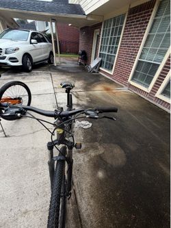 Gira Hardtail Mountain Bike – Shimano Gears – Disc Brakes – Excellent Condition