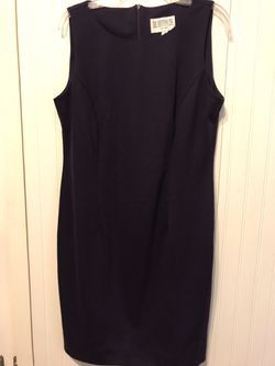 Ladies deep purple sleeveless size 14 Julian Taylor fitted dress