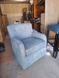 Swivel Glider Blue🩵🩵$140 FIRM🩵🩵