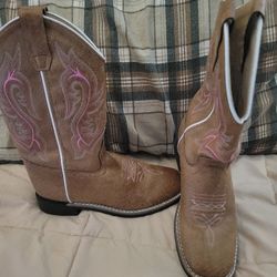 Kids Cowboy Boots Size 4.
