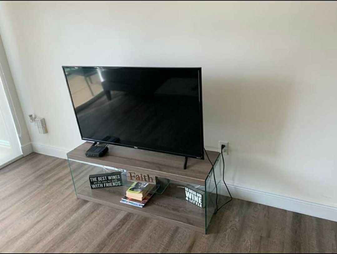 Matching TV Stand and Coffee Table