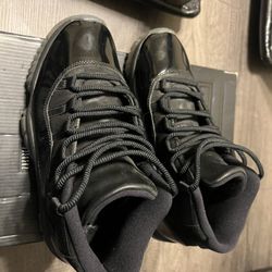 cap and gown sz 8.5 