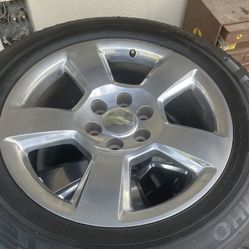 Chevy Silverado Dealer Chrome Rims & Tires