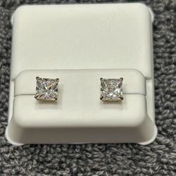 10K Solid Gold Vvs Diamond Studs 