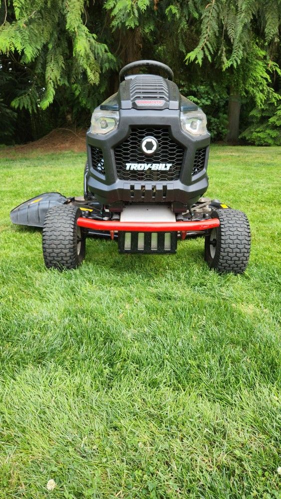 Troy Bilt Riding Lawnmower