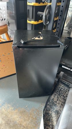 Mini fridge