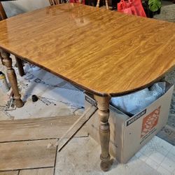Solid Maple Dinner Table, Seats 6, 2 Leafs