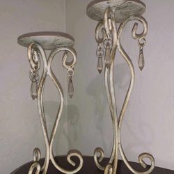 X2 VINTAGE METAL SHABBY CHIC CREAM WHITE CRYSTAL CHANDELIER ACCENT TABLE CANDLE HOLDER DISPLAY PILLAR