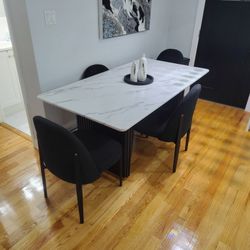 Selling Dining Set 
