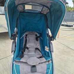 Graco Stroller some car seats click in