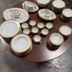 Noritake Japan Goldkin China #4985  87-piece Set