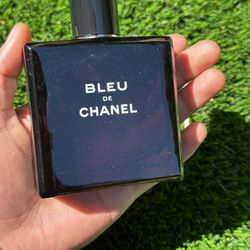 Chanel De Bleu