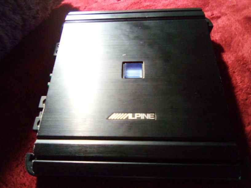 Alpine Amplifier 